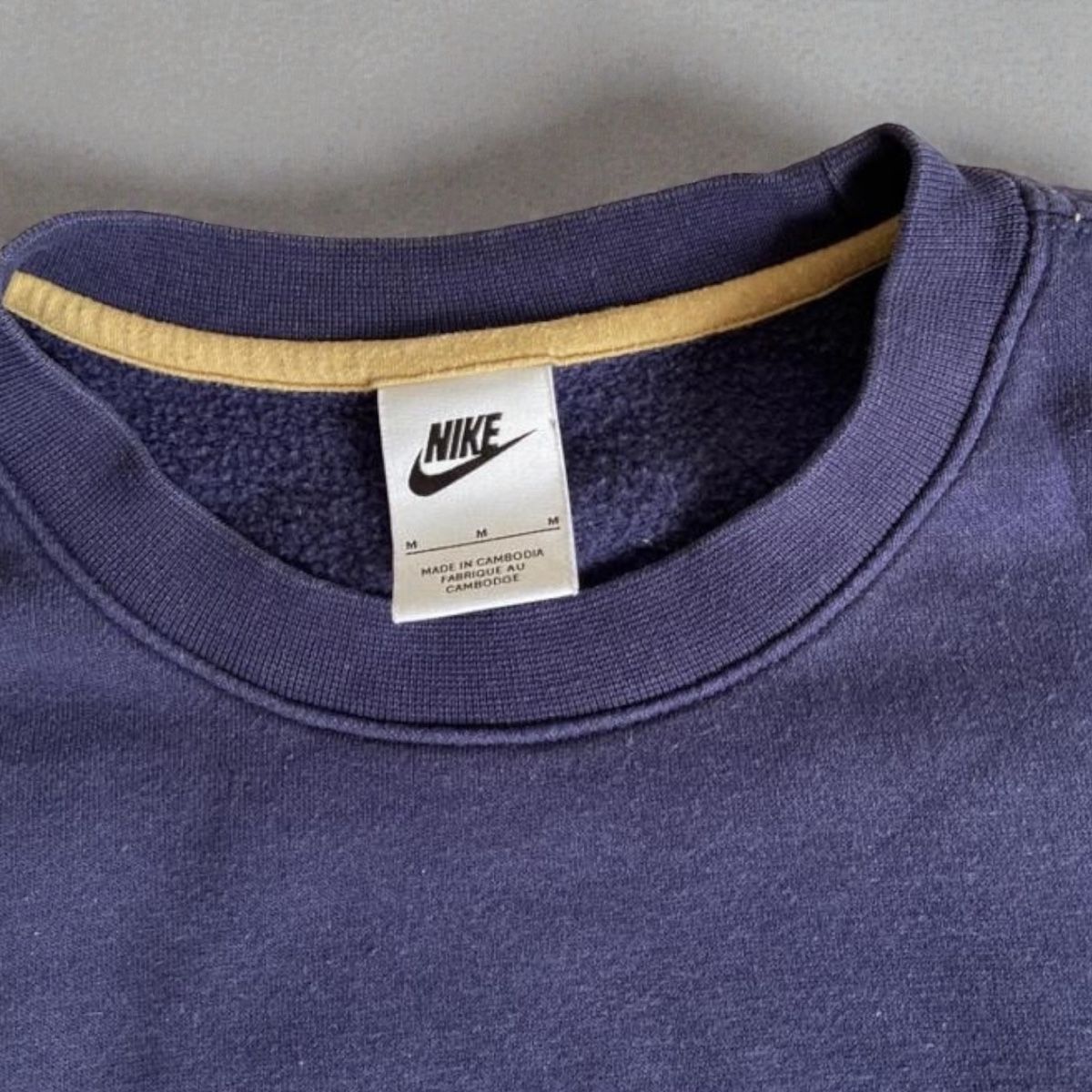Nike Maglioni & Felpe: Nike Vintage Sweatshirt – Usato da Dornach venduto da R0VE 1