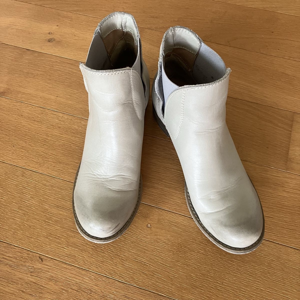 Scarpe da donna: Stiefeletten in hellgrau, Grösse 38 – Usato da Jona venduto da Ilese