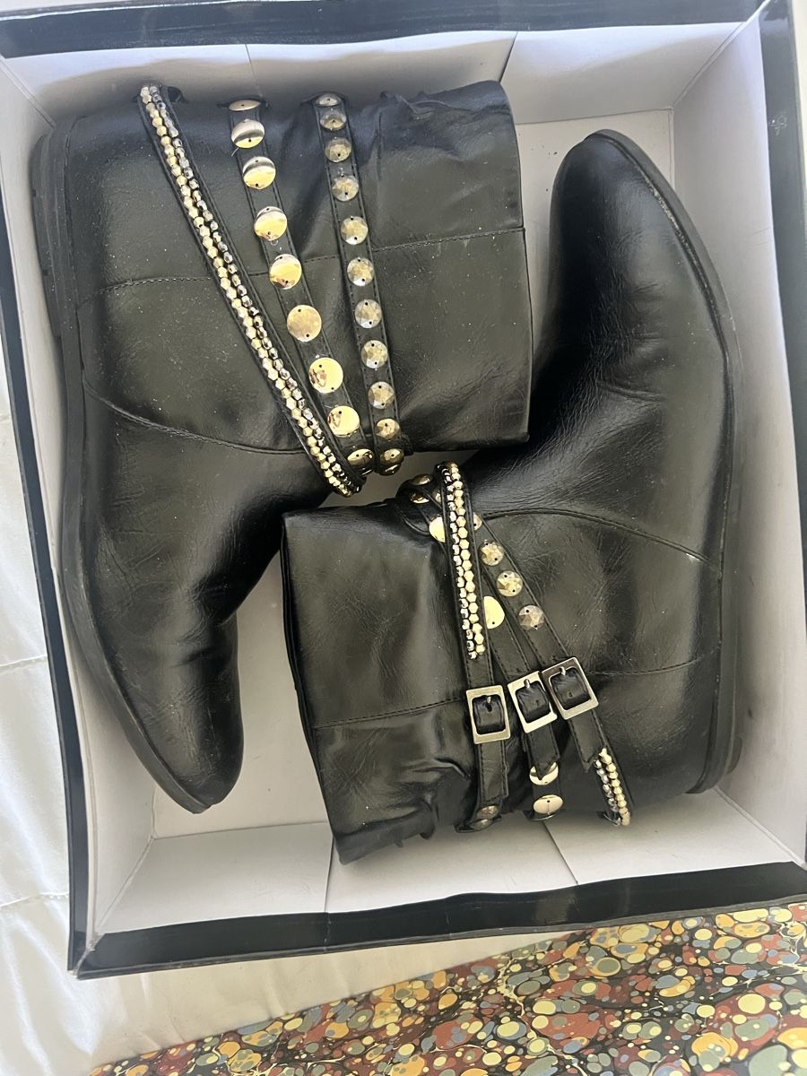 Scarpe da uomo: Black leather boots size 40 with studs – Usato da Zürich venduto da ginag2684 1