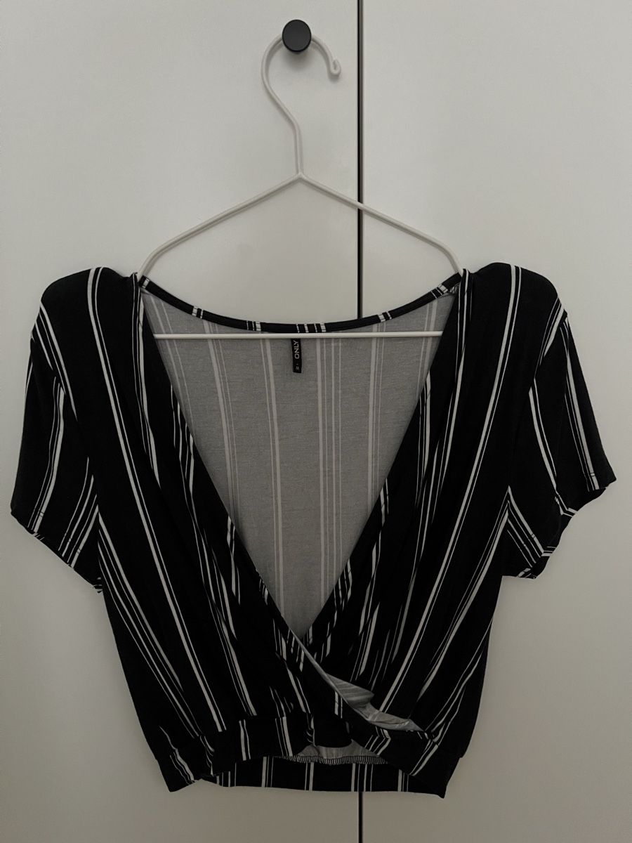 Only T-Shirts: T-Shirt Only Gr. M – Gebraucht aus Stein am Rhein von Selomelo.