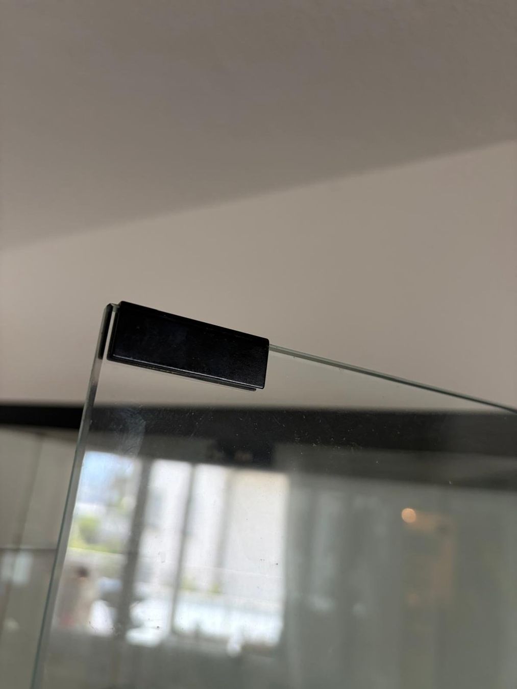 Vetrine: Exklusive Glasvitrine von Glaströsch mit Beleuchtung – Usato da Luzern venduto da Johannas-flohmarkt 4