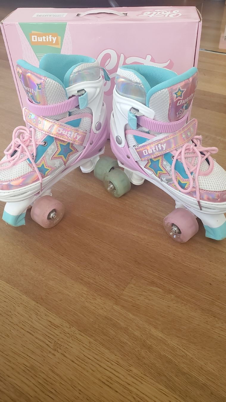 Pattini in linea & Pattini a rotelle: Roller Skates/reflekt. Leuchtrad /Hersteller 35 -38 – Usato da Stäfa venduto da lookilooki 1