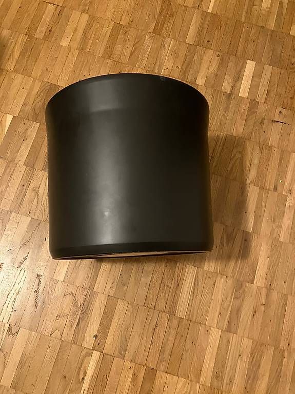 Pots de fleurs: Grosser Übertopf schwarz – D'occasion à Basel par jon_z292