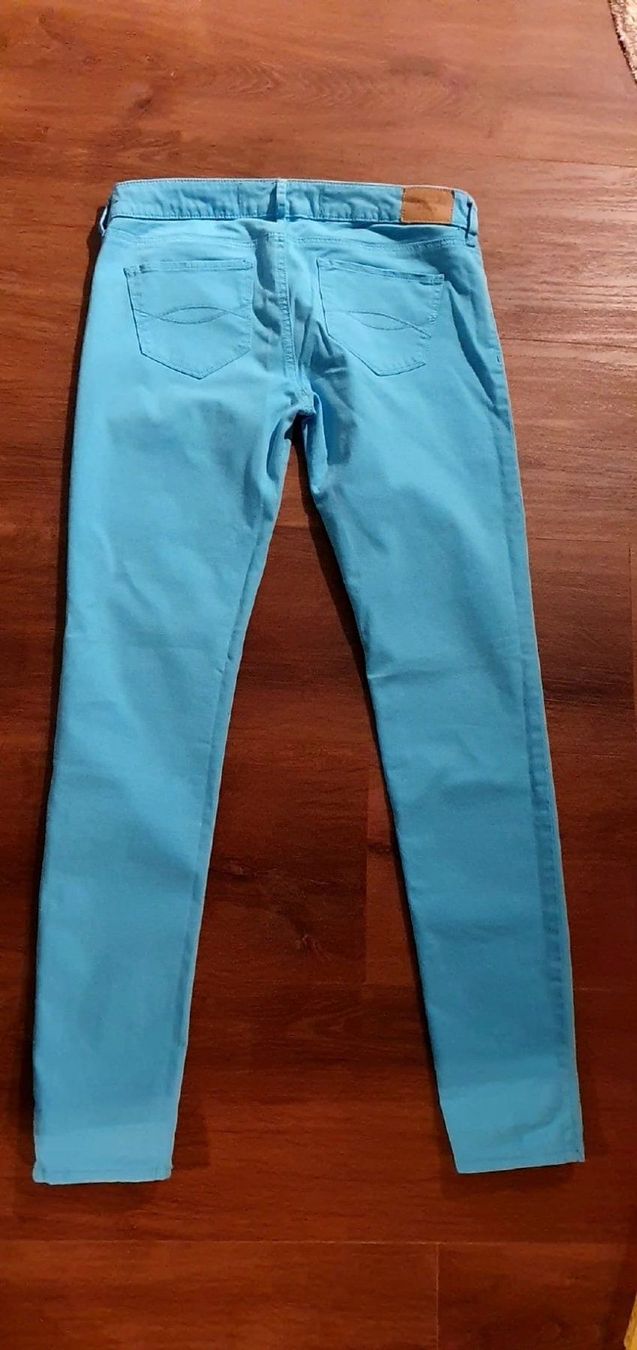 Abercrombie Pantaloni: Pantalons Abercrombie - US 6 – Usato da St-Sulpice VD venduto da juhdu 1