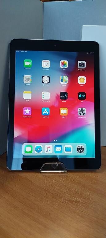 Tablettes PC: IPAD WIFI 32GB – D'occasion à Bedano par nikpower77
