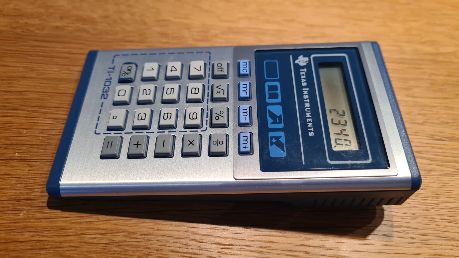 Texas Instruments Calcolatrici tascabili: Vintage TI-1032 Texas Instruments Calculator 1982 – Usato da Winterthur venduto da stufaphi 1
