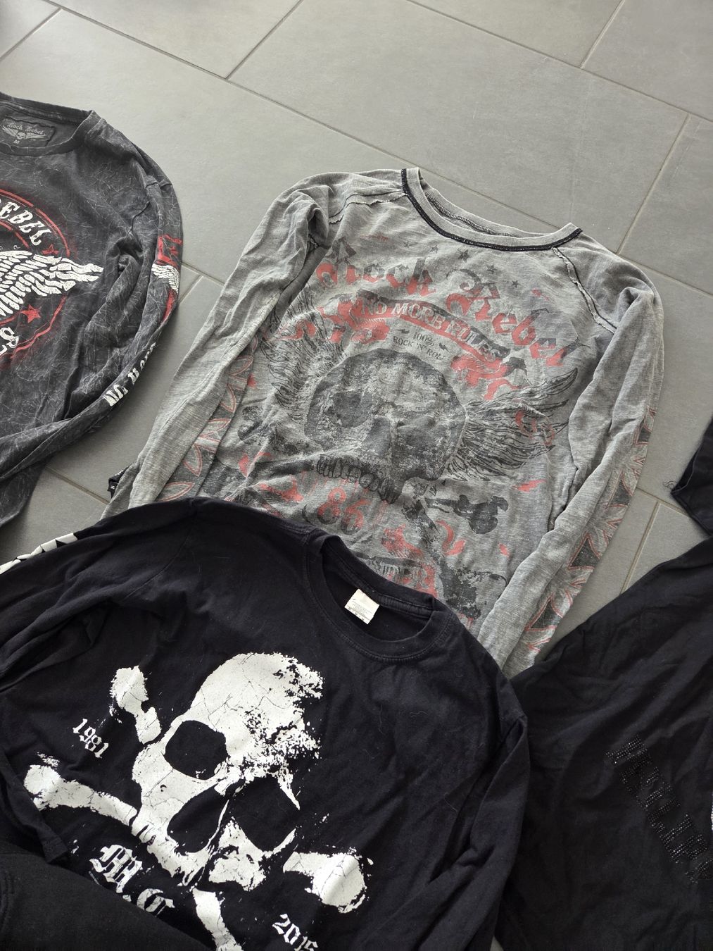 Lotti di vestiti: Kleiderpaket Oberteile Skull gr.M/L – Usato da Büttikon AG venduto da bluehim74 6