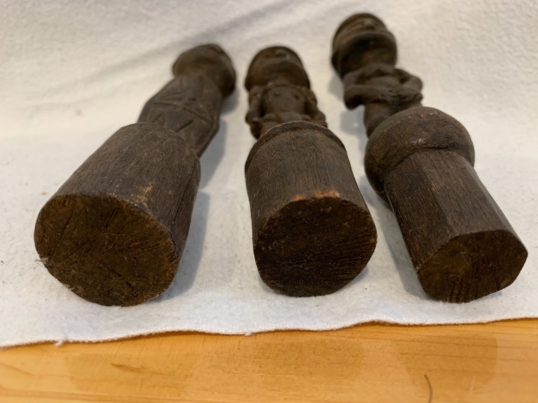 Skulpturen & Statuen: 3 Holz-Fetische aus Indonesien – Gebraucht aus Mumpf von dadaboygugulini 4