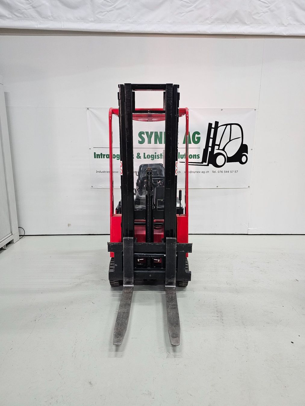 Jungheinrich Carrelli elevatori e a forche: V. Mariotti Micros 1.0 C, kleinste Gegengewichtstapler – Usato da Wallisellen venduto da Synex-AG 1
