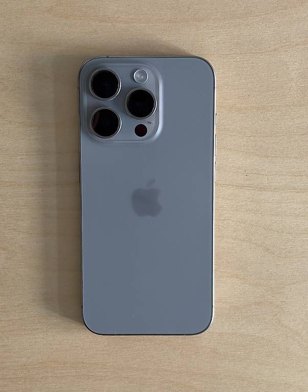 Telefoni cellulari / Smartphones: iPhone 15 Pro Titan 256 GB – Usato da Basel venduto da max_kv7b 1