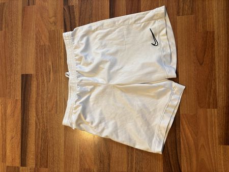 Nike Sport Short, Weiss, Grösse M, Zustand gut!