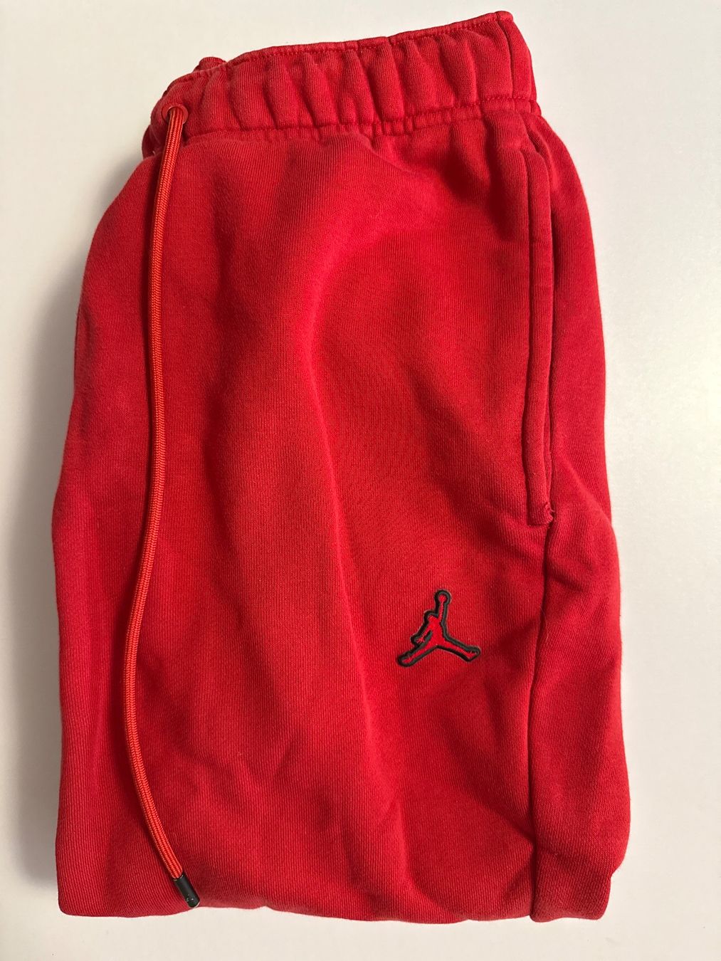 Jordan Pantaloni: Jogging Jordan Rouge – Usato da Châtelaine venduto da jas_9wnr
