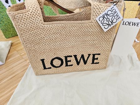 Sac tressé de la marque Loewe beige et brun, neuf