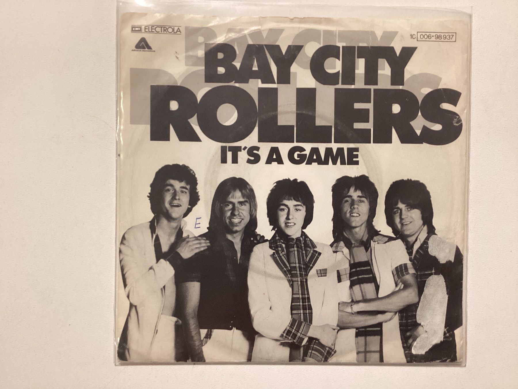 Schallplatten: Bay City Rollers Single - It’s A Game / Dance Dance – Gebraucht aus Gutenswil von Hamzian