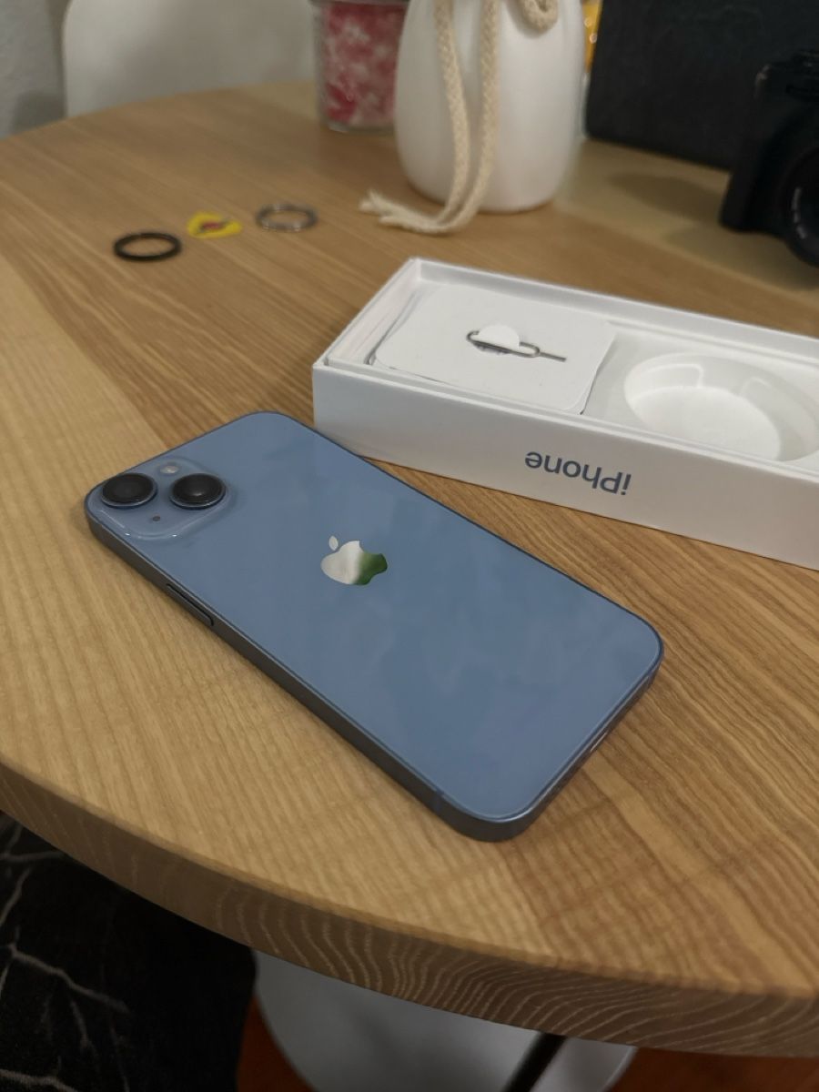 Apple Handys / Smartphones: Iphone 14 - NEUZUSTAND - akku 87% – Gebraucht aus Neuchâtel von Bas_nkc5 1