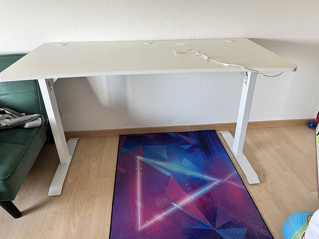 Jysk Scrivanie: Gaming Schreibtisch weiss – Usato da Bülach venduto da mfr_yhc6