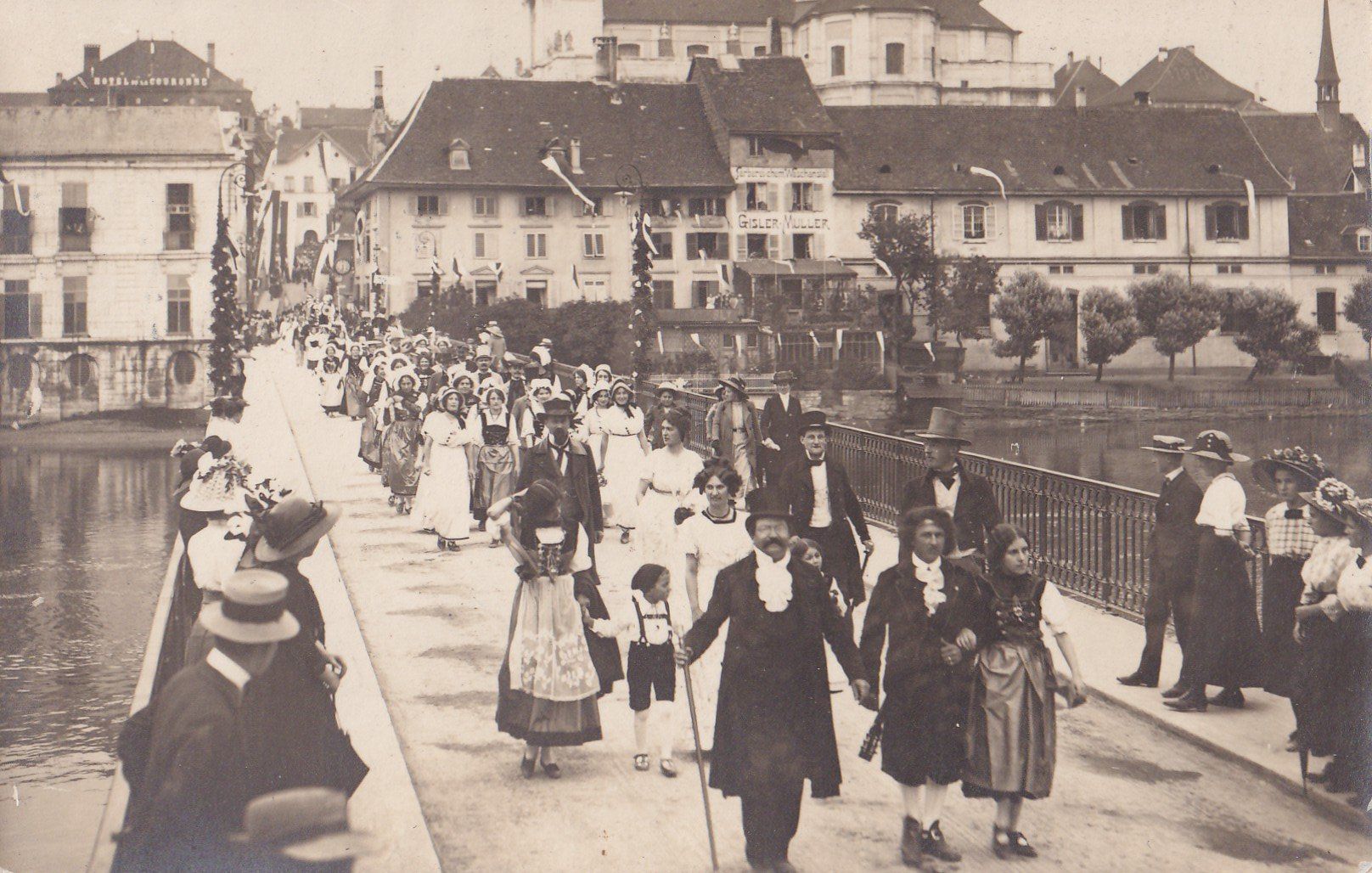 Cartoline postali: Solothurn Sängerfest 1913 Umzug – Usato da Olten venduto da clotaldi