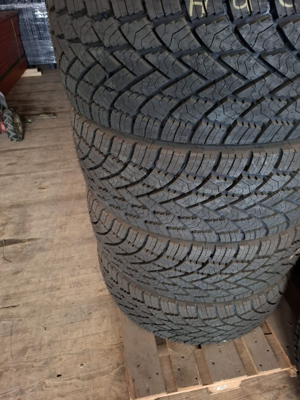 Pneumatici & Ruote complete: Lkw Räder – Usato da Obfelden venduto da 62306330