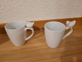 2 vintage, shabby Tassen, Mugs, weiss, Vögel