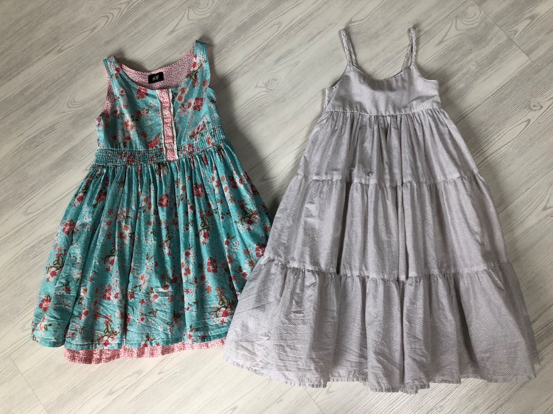 Vestiti & Gonne: 2 süße Kleidchen Grösse Gr. 116 – Usato da Estavayer-le-Lac venduto da Mimmy02