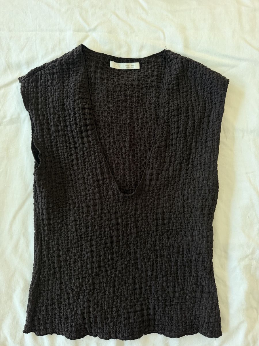 Zara Top: V-Neck Top  – Nuovo (secondo la descrizione) da Zürich venduto da lil_h279