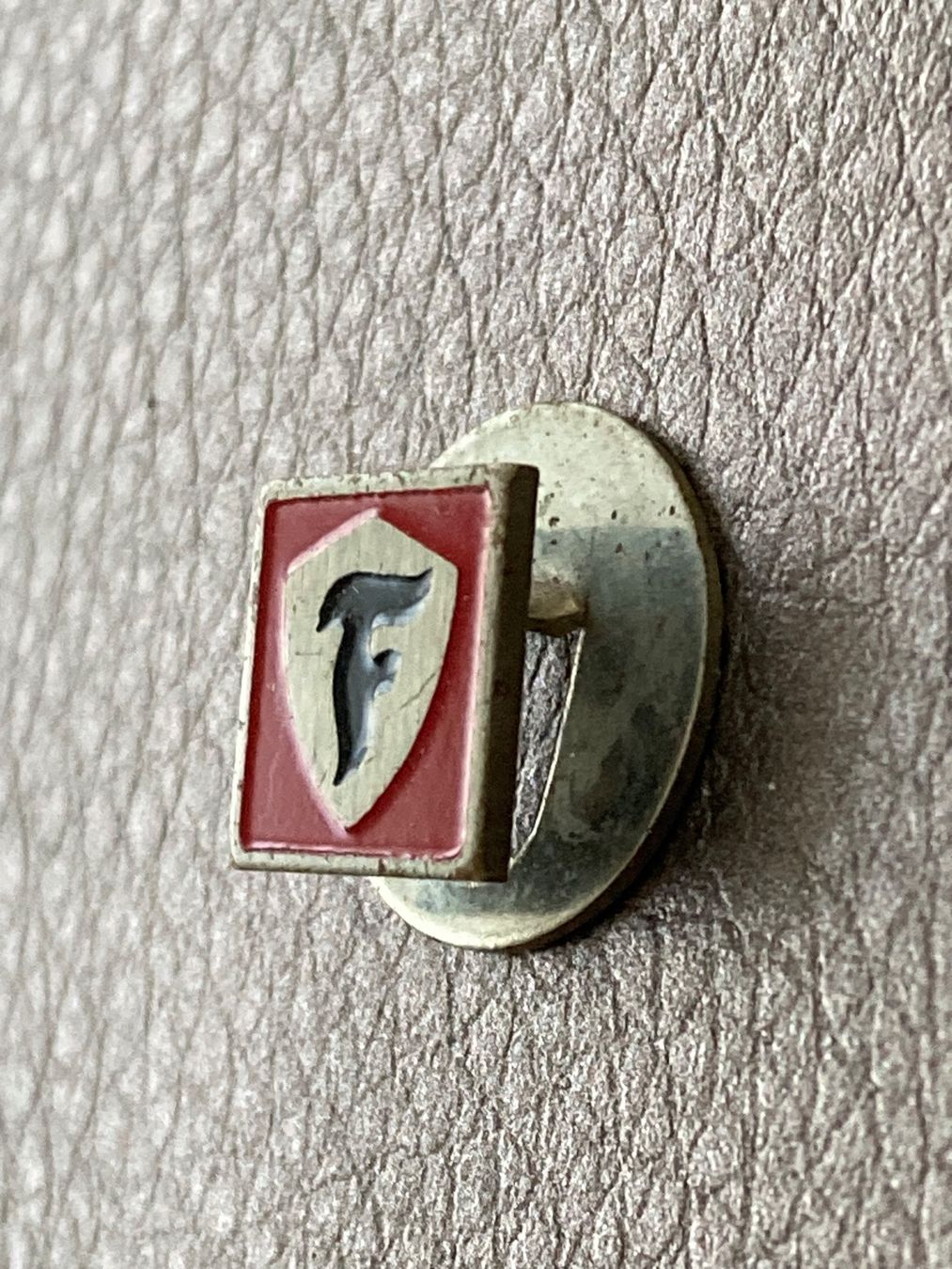 Placchette & Badge: Firestone Knopfloch Pin – Usato da Horw venduto da adler65 3