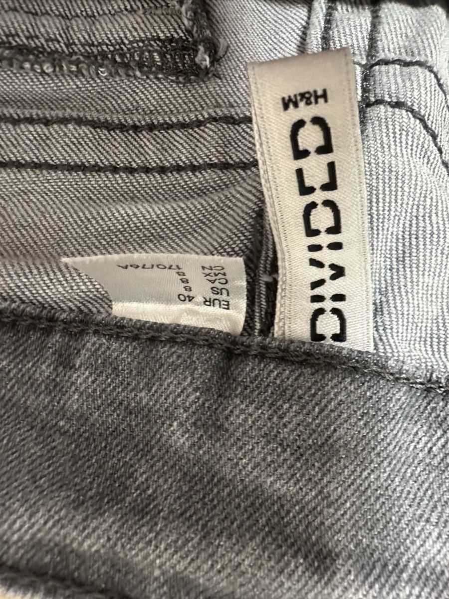 H&M Jeans: Divided H&M flared Jeans, Grösse 40, 1x getragen – Usato da Pfaffhausen venduto da Geraldine12 1