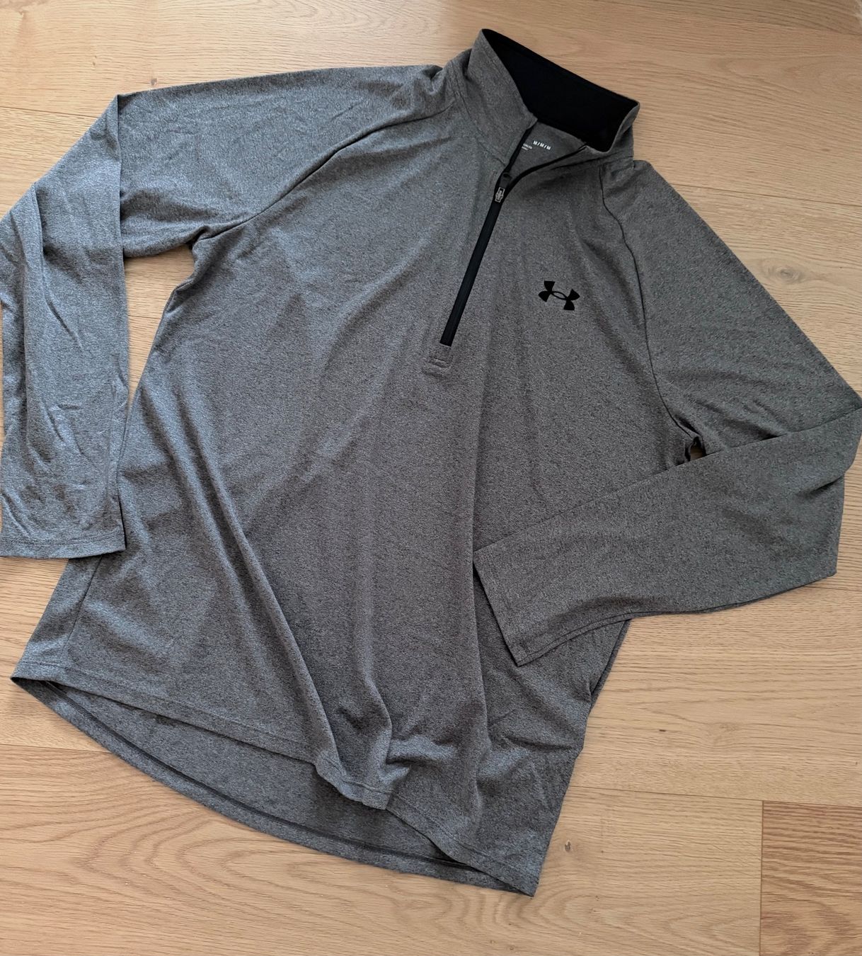 Under Armour T-Shirts: Under Armour TECH - Herren Langarmshirt Gr. M – Gebraucht aus Sursee von escape62