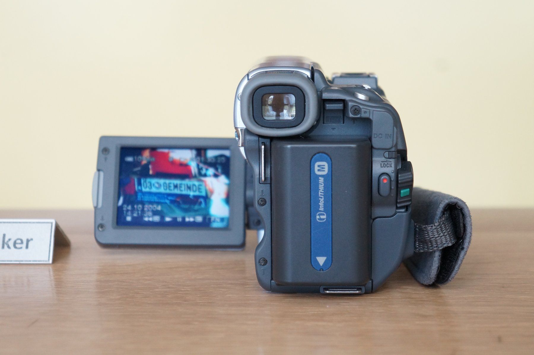 Sony Camcorder: SONY TRV22E ... MiniDV Kassetten Kamera ... – Gebraucht aus St.Gallen von  4
