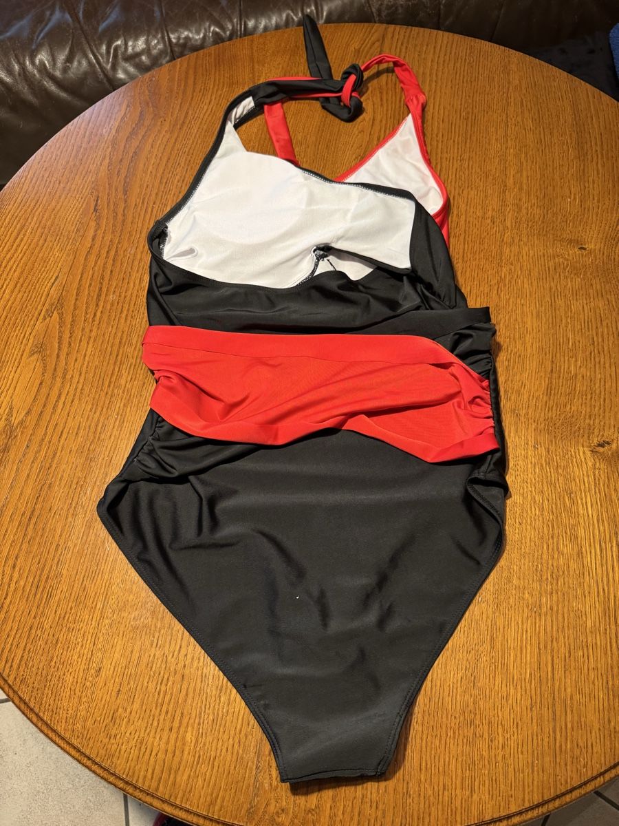 Costumi da bagno & Bikini: Costume de bain femme – Usato da Montsevelier venduto da ber_88db 1