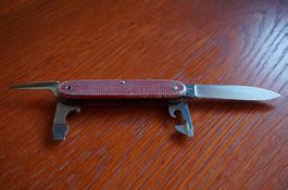 Elsener Schwyz Victoria 64 Militär Sackmesser Alox Rot