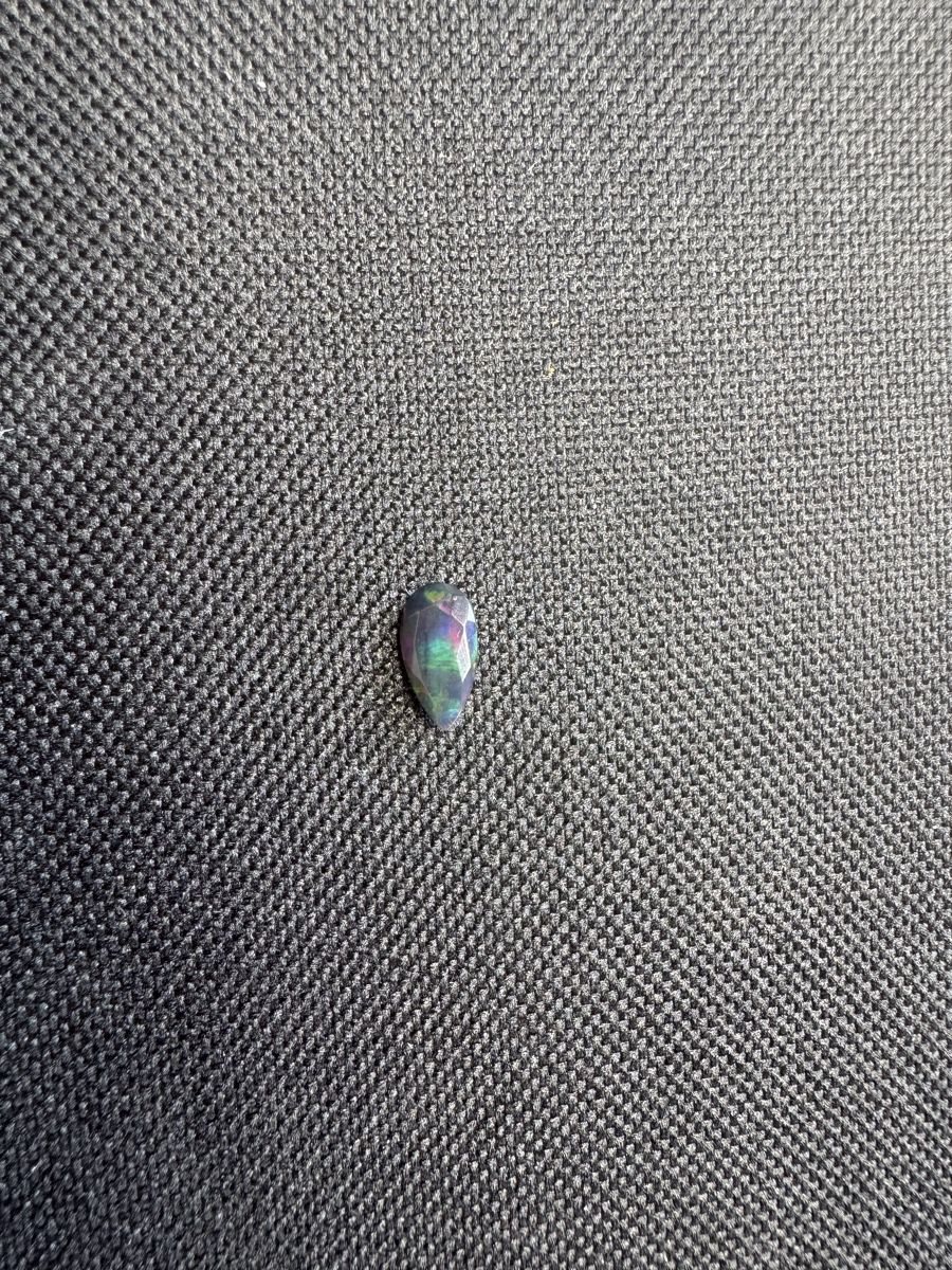 Pietre preziose: Black Opal 0.9ct – Nuovo e nell'imballaggio originale da Wängi venduto da Horus90 1