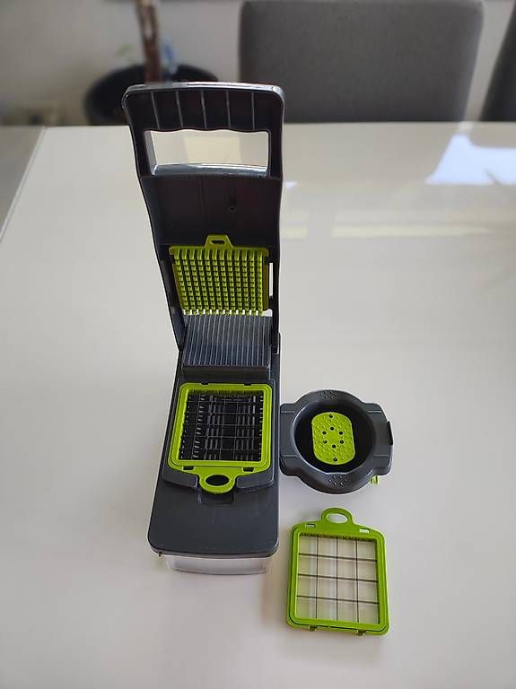 Küchengeräte: Gemüseschneider - Würfelschneider - vegetable chopper dicer – Gebraucht aus Bülach von Surbetone 1
