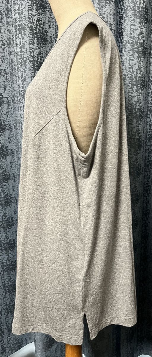 Tops: Sommerliches, graues Top, Grösse 48/50 – Gebraucht aus Eglisau von regulmei 1