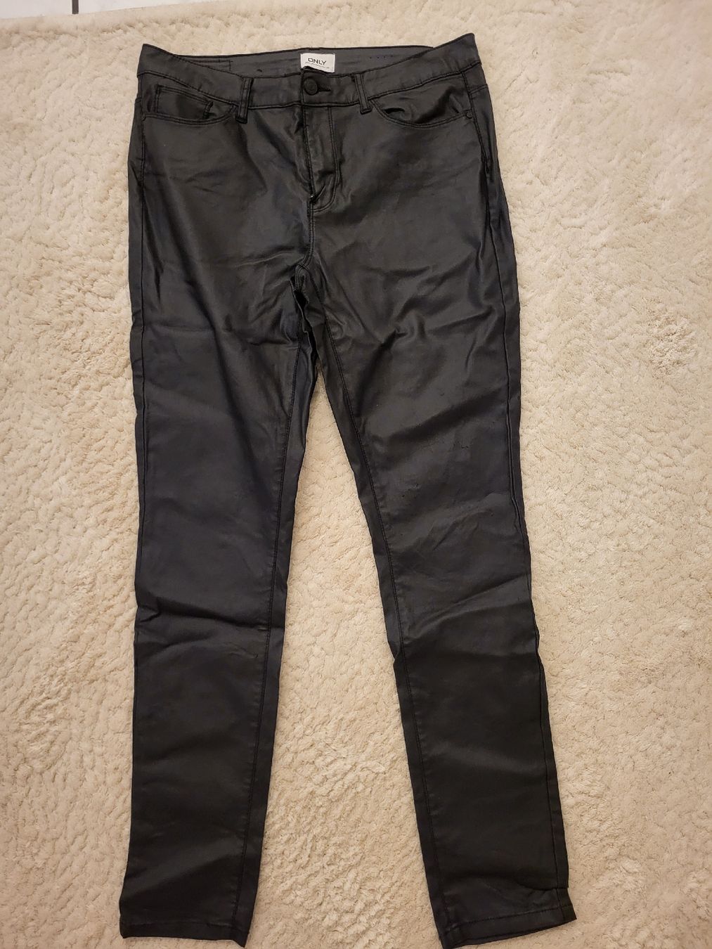 Only Pantaloni: Only Damen Hose Lederoptik Gr L – Usato da Felben-Wellhausen venduto da Brummbaer90