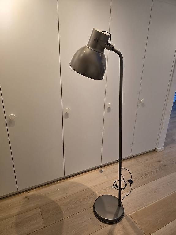 Ikea Lampade: IKEA HEKTAR Stehlampe, bronze – Usato da Binz venduto da Bullfrch27