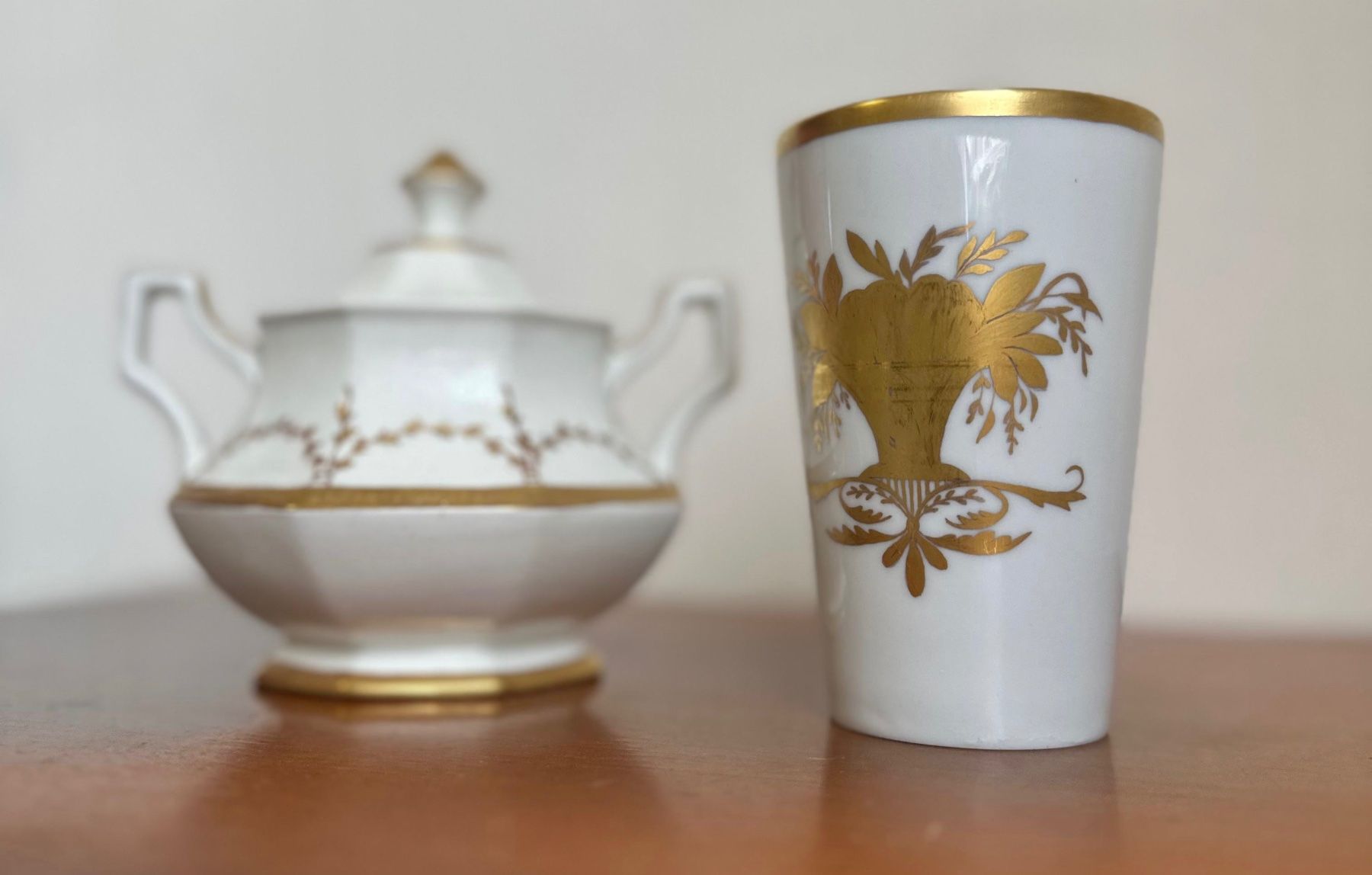 Set di piatti: Sucrier & Gobelet Langenthal - Peints main S. Gonseth – Usato da Crissier venduto da ale_5bqt 3