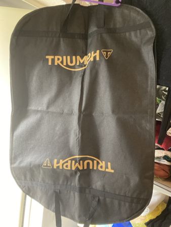 Housse vêtement thriumph moto