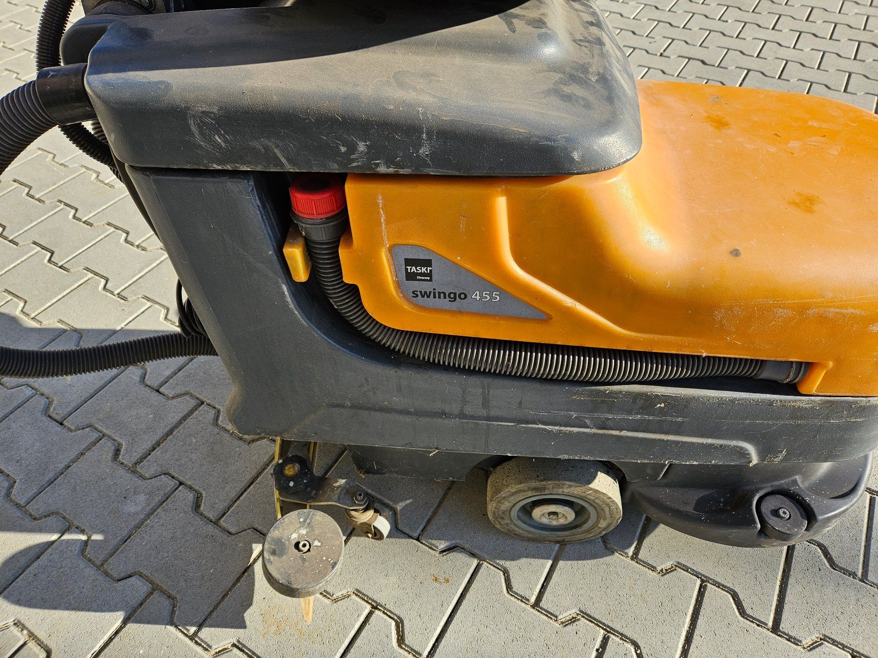 Tutte le macchine: Taski Swingo 455 Scheuersaugmaschine – Difettoso da Anwil venduto da Phippe02 1
