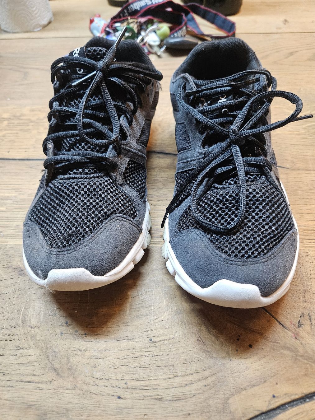 Reebok Scarpe da uomo: Reebok Laufschuhe Grau Grösse 40 – Usato da Rorschach venduto da TimelessTrading