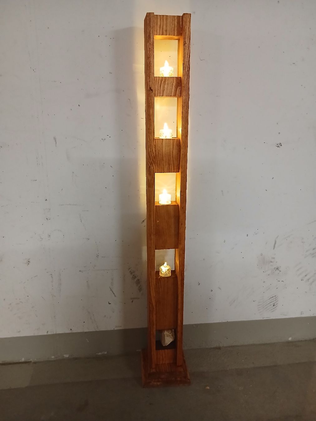 Tutte le decorazioni: Teelichthalter mit LED 1,2 Meter mit drehbarem Stein – Nuovo e nell'imballaggio originale da Grosswangen venduto da hans0122