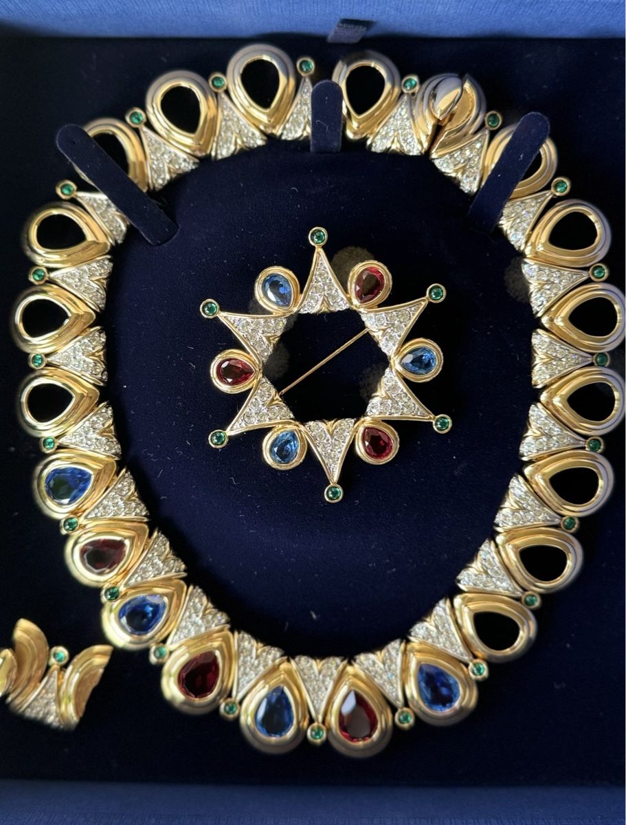Swarovski Altri gioielli: Set Swarovski plaqué or 18k, collier et broche. – Nuovo e nell'imballaggio originale da Villars-sur-Glâne venduto da Sunshine-8 2