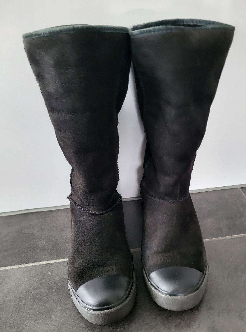Ugg Scarpe da donna: UGG Winterstiefel Gr37 schwarz – Usato da Richterswil venduto da adora88 1