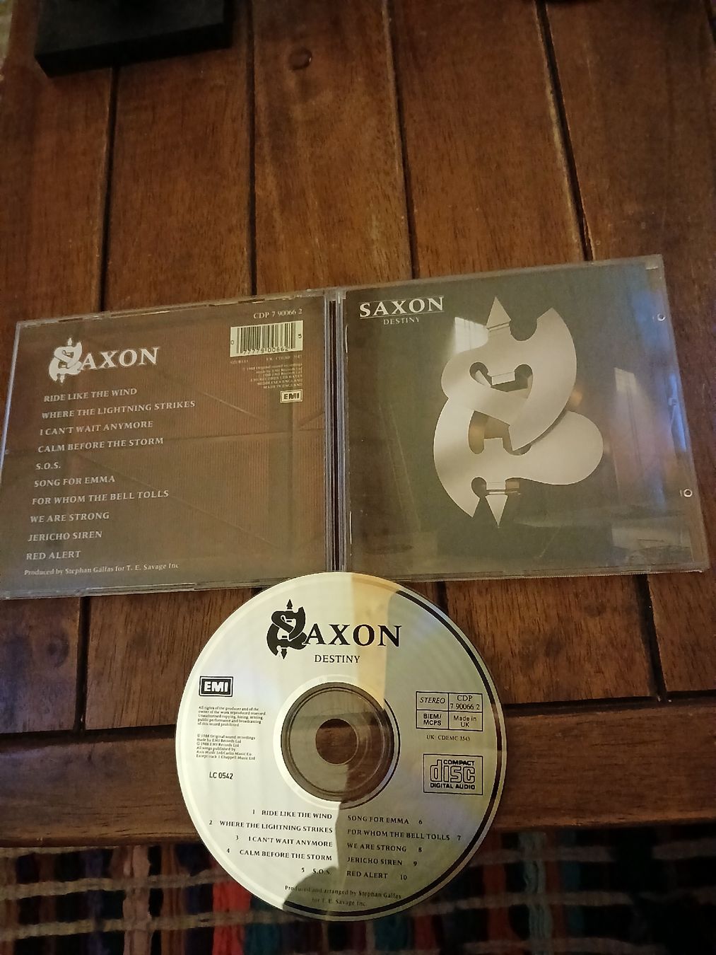 CD: saxon - destiny  – Usato da St-Cergue venduto da VeganWarrior