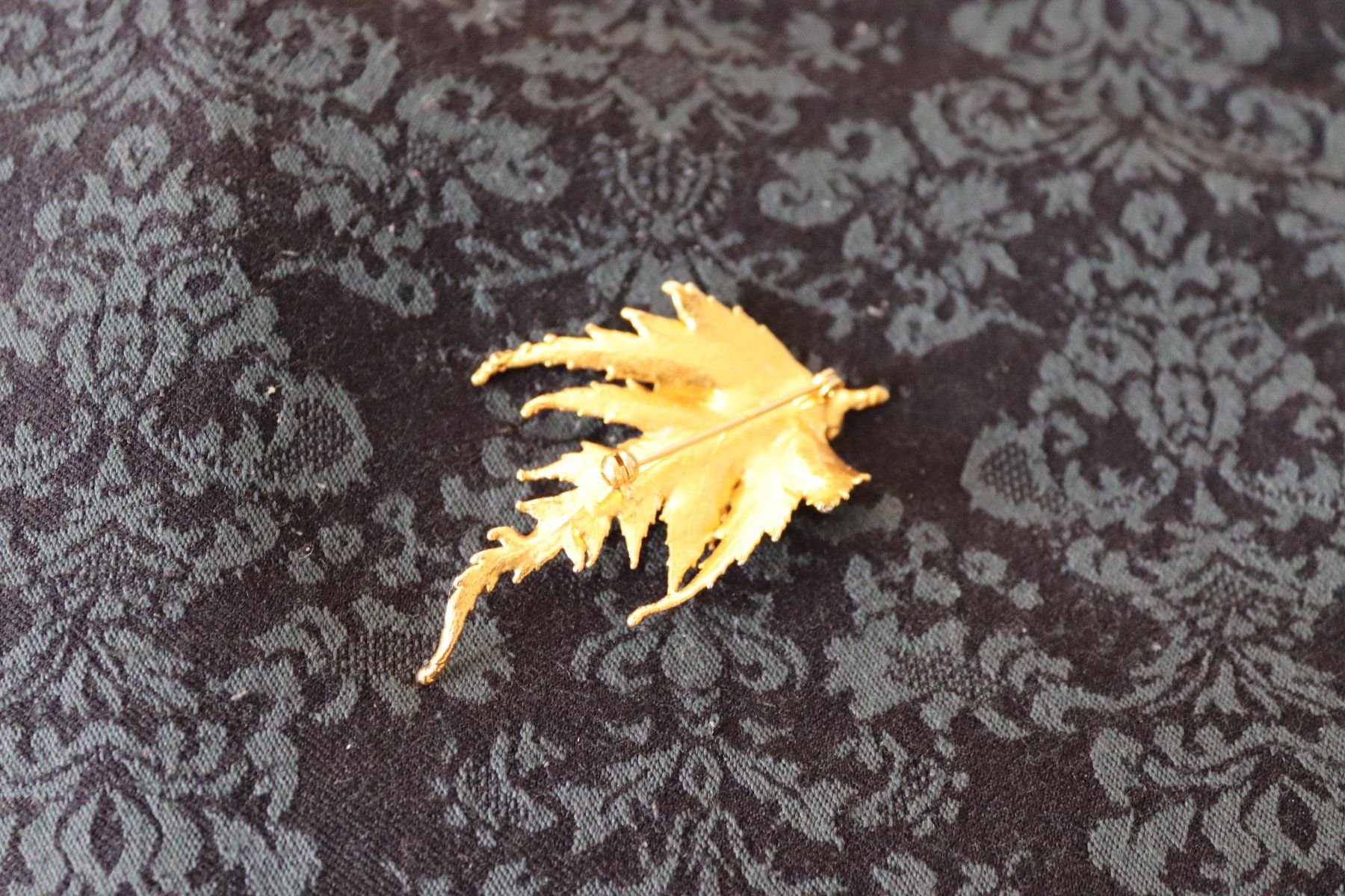 Spille & Fermagli: Broche feuille dorée vintage – Usato da Biel/Bienne venduto da poison60 1