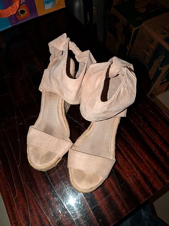 Scarpe da donna: Kilesandale  – Usato da Uzwil venduto da J.S.Weisskopf 1