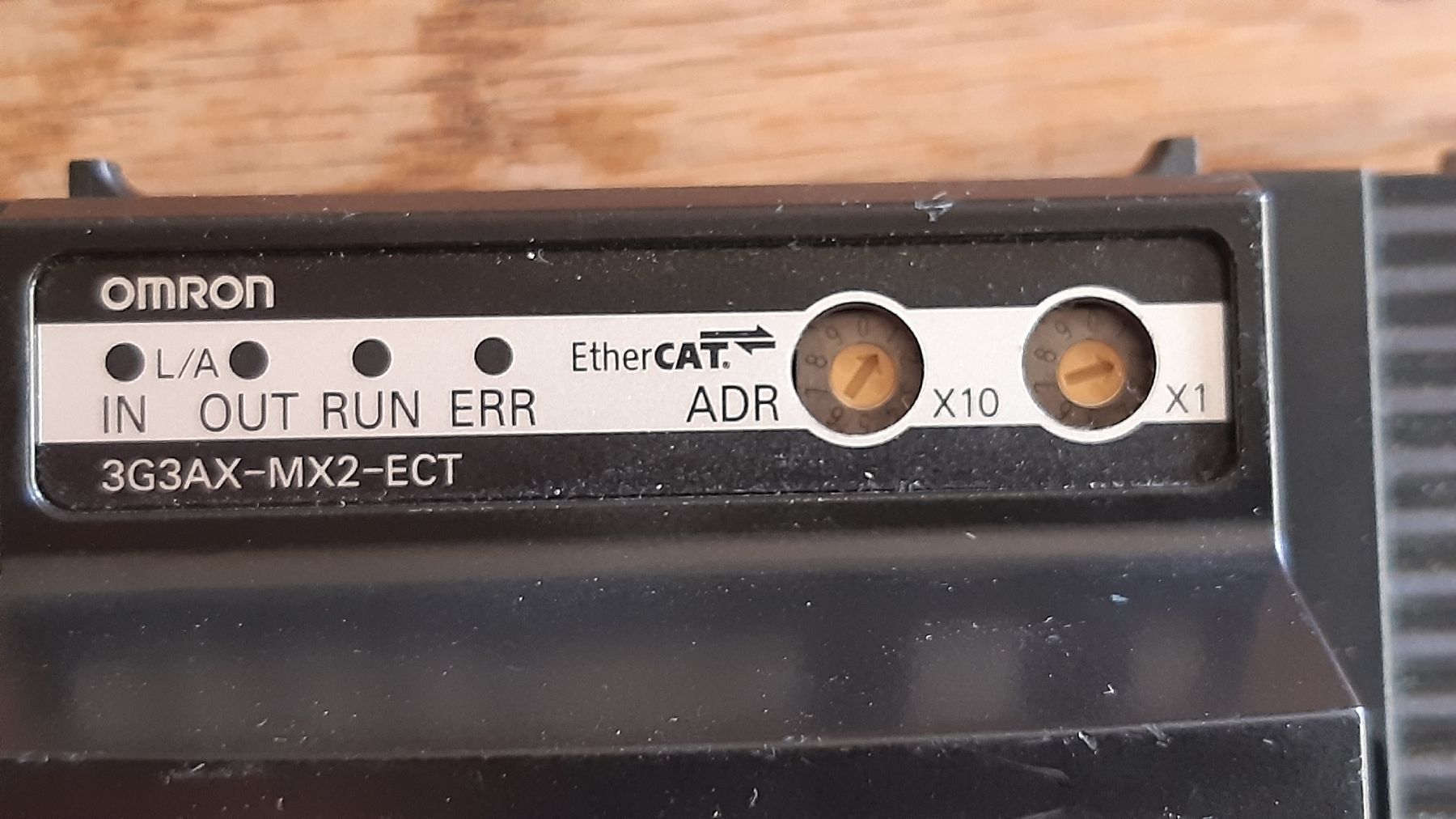 Omron Componenti elettronici: Omron EtherCAT Slave Unit 3G3AX-MX2-ECT gebraucht – Usato da Oey venduto da Parkplatzbrocki 1