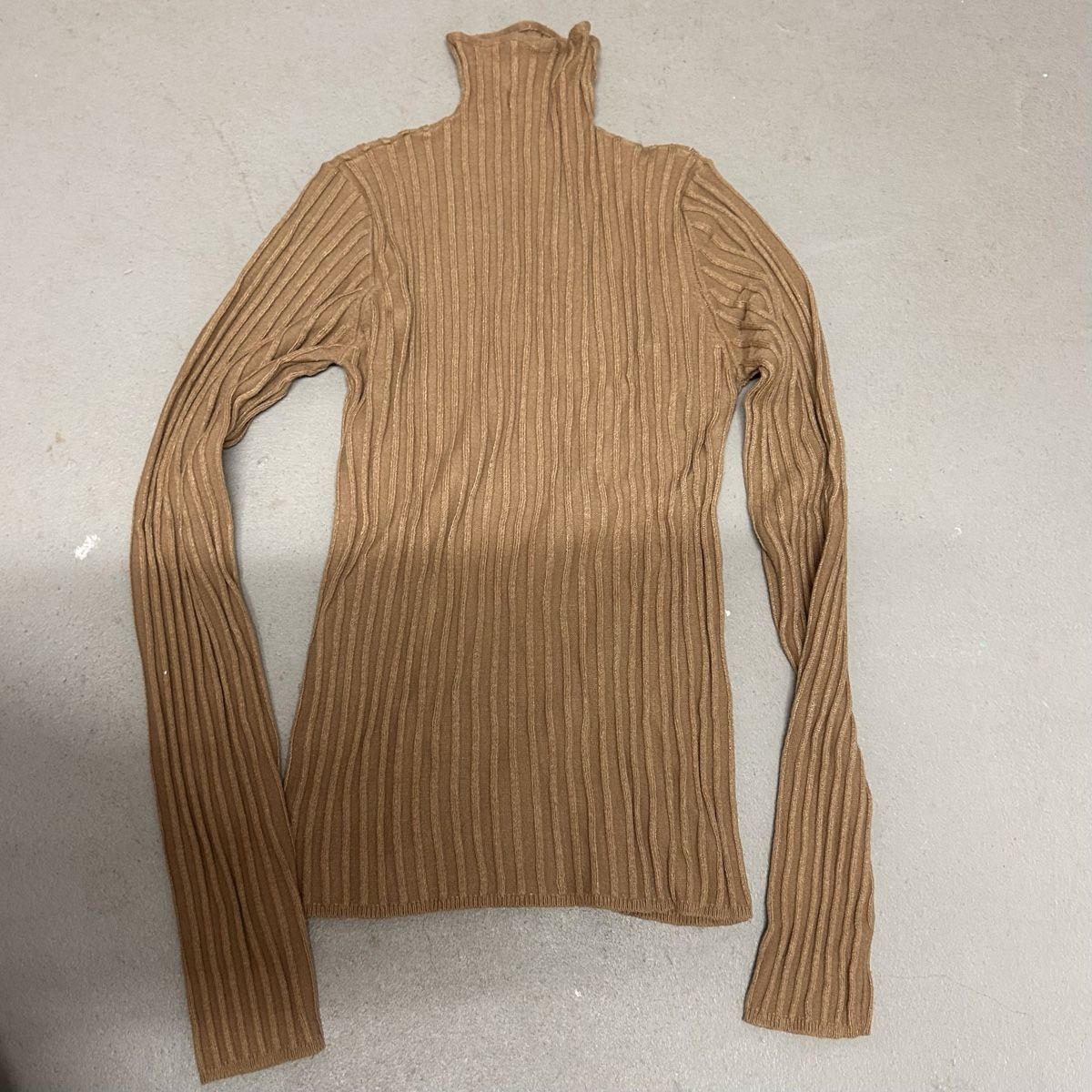 Bershka Maglioni & Felpe: Pullover brown ribbed turtleneck size S women good condition – Usato da Glattbrugg venduto da Lara_G06 1