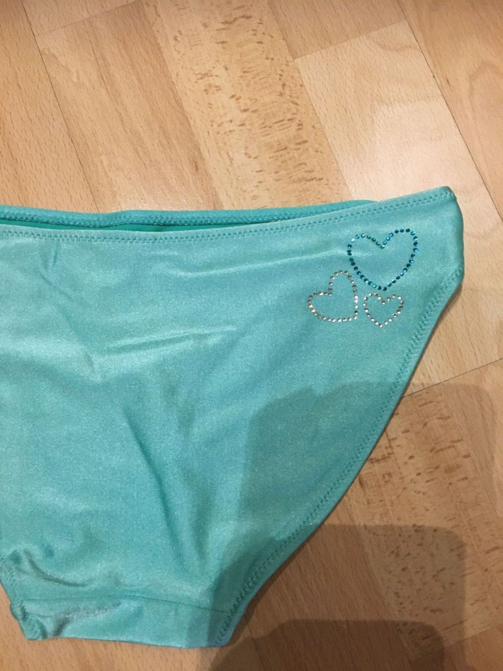 Costumi da bagno & Bikini: Bikini mit Glitzersteinen Gr. 134/140 – Usato da Uetendorf venduto da Gar_9pvy 2