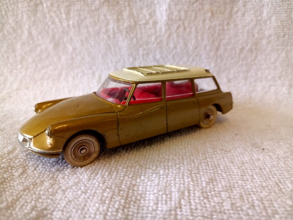 Dinky Toys - 1:43 - Citroën Break ID 19 Ambulance - gemaakt